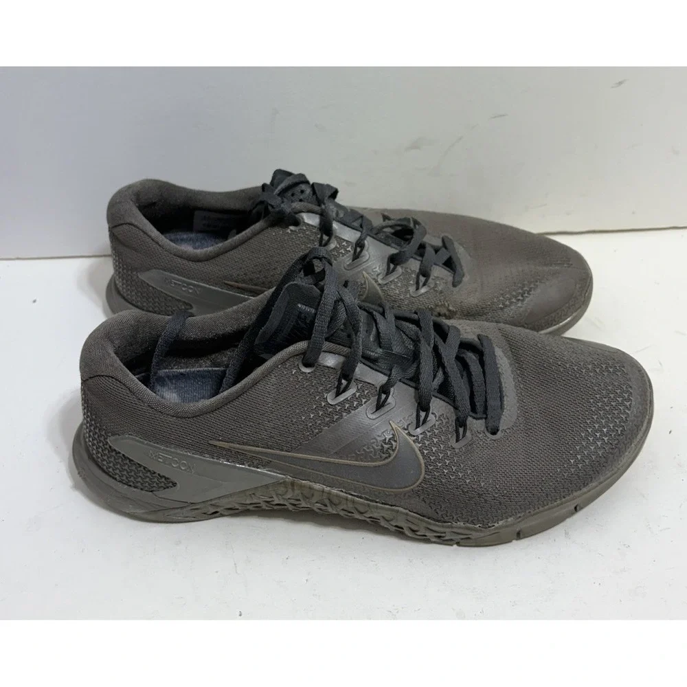 Size 9.5 Nike Metcon‎ 4 Viking Quest Ridgerock. Men's.